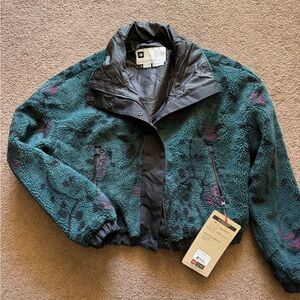 686 woman’s outpost Sherpa jacket